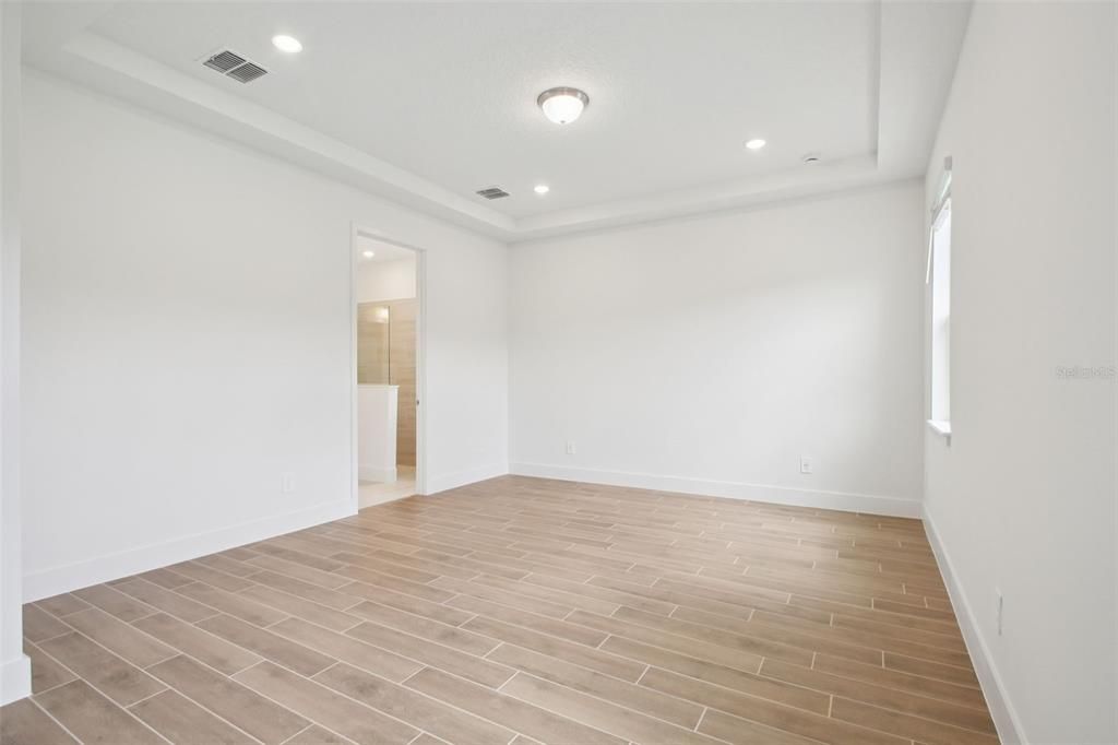 Active With Contract: $449,990 (4 beds, 3 baths, 2487 Square Feet)