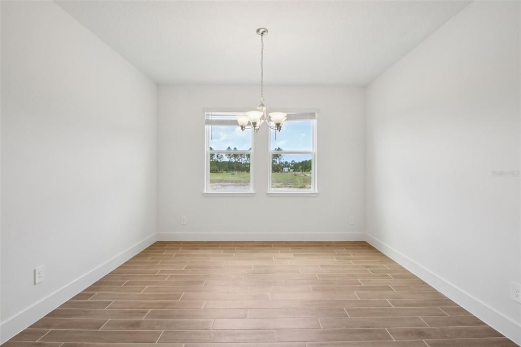 Active With Contract: $449,990 (4 beds, 3 baths, 2487 Square Feet)