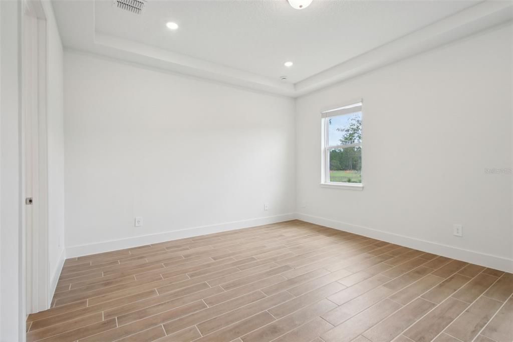 Active With Contract: $449,990 (4 beds, 3 baths, 2487 Square Feet)
