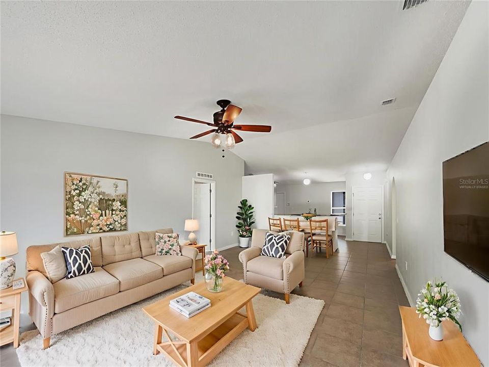 Под контрактом: $285,000 (3 спален, 2 ванн, 1332 Квадратных фут)