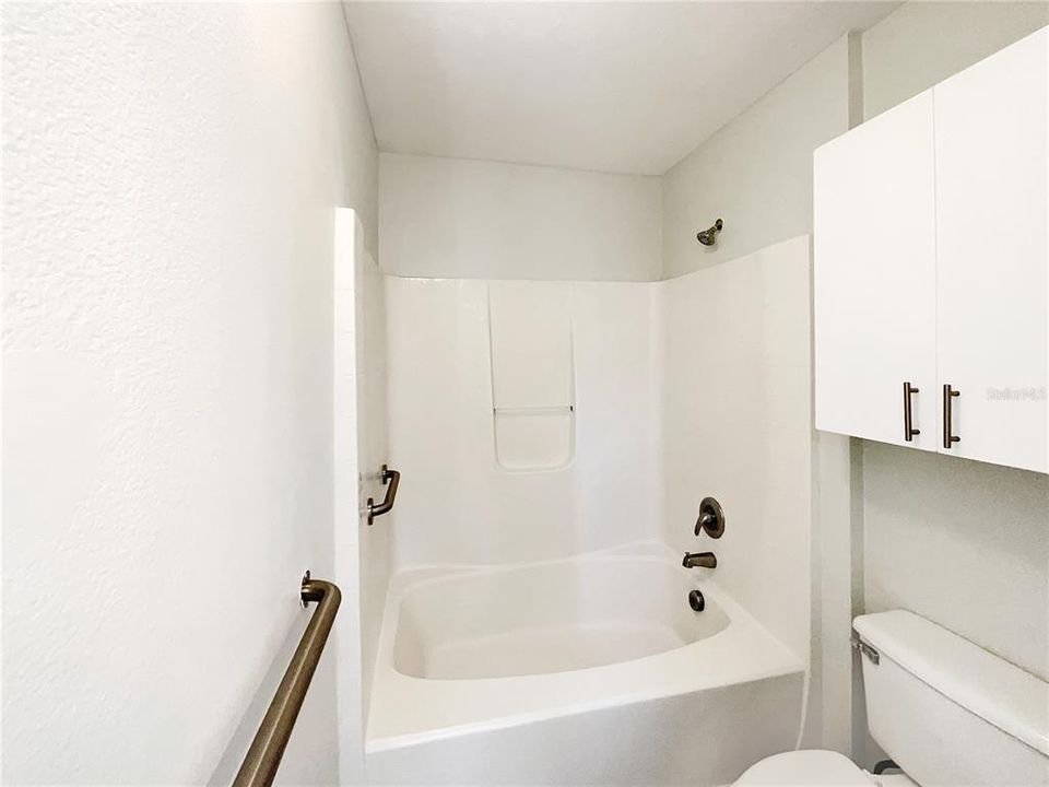 Под контрактом: $285,000 (3 спален, 2 ванн, 1332 Квадратных фут)