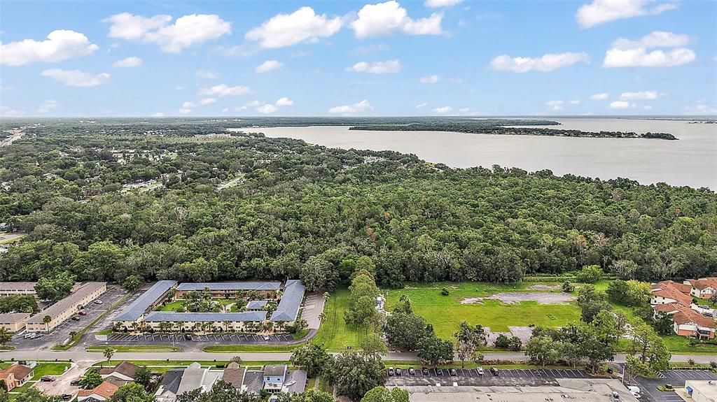 合同活跃: $545,000 (2.68 acres)