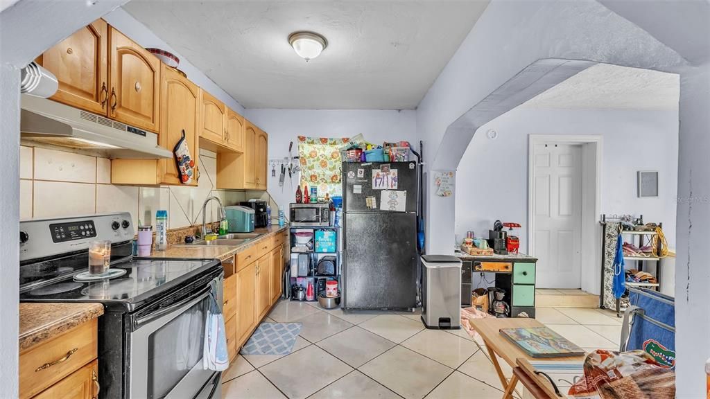 待售: $300,000 (4 贝兹, 3 浴室, 1612 平方英尺)