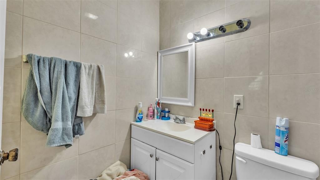 待售: $300,000 (4 贝兹, 3 浴室, 1612 平方英尺)