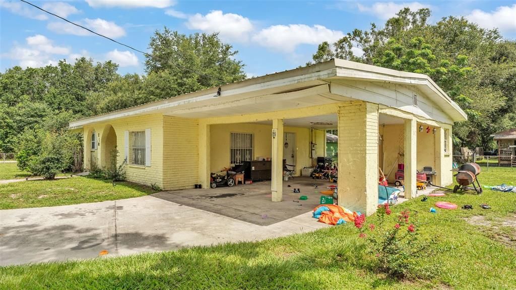 待售: $300,000 (4 贝兹, 3 浴室, 1612 平方英尺)