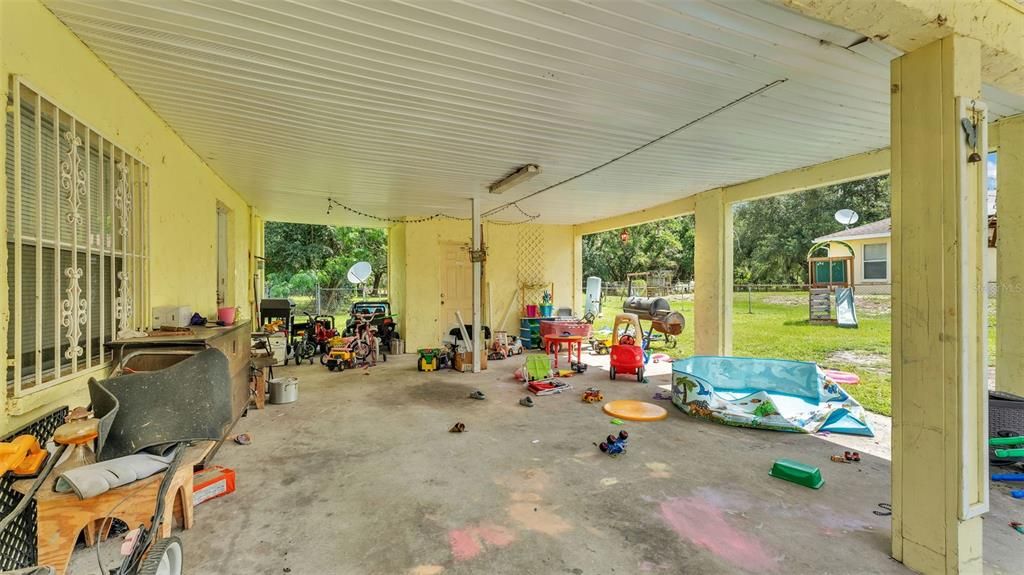 待售: $300,000 (4 贝兹, 3 浴室, 1612 平方英尺)