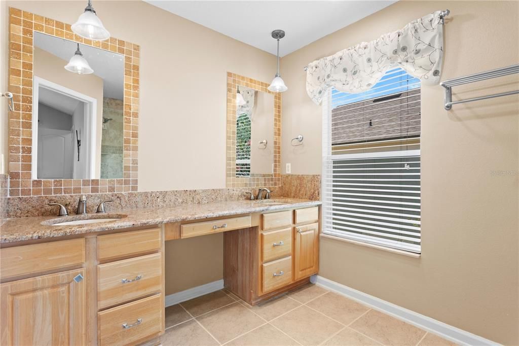 For Sale: $295,000 (3 beds, 2 baths, 1790 Square Feet)