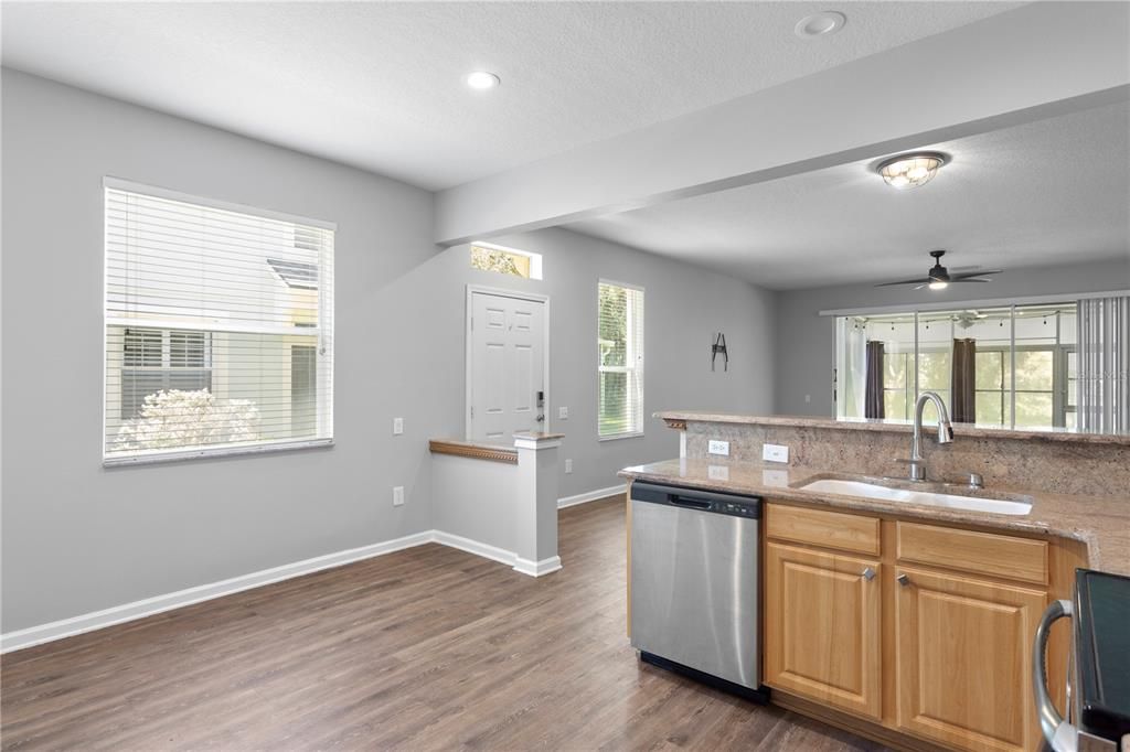 For Sale: $295,000 (3 beds, 2 baths, 1790 Square Feet)