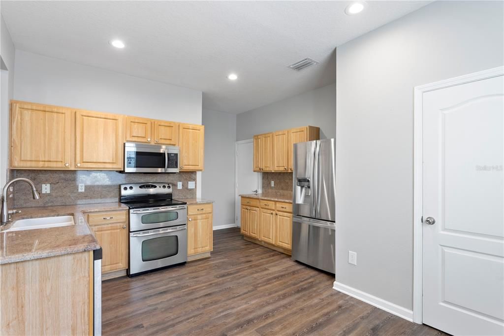 For Sale: $295,000 (3 beds, 2 baths, 1790 Square Feet)