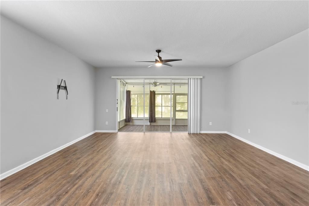 For Sale: $295,000 (3 beds, 2 baths, 1790 Square Feet)