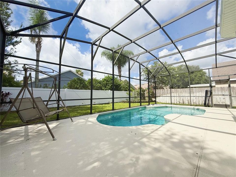 Под контрактом: $499,900 (4 спален, 3 ванн, 2256 Квадратных фут)