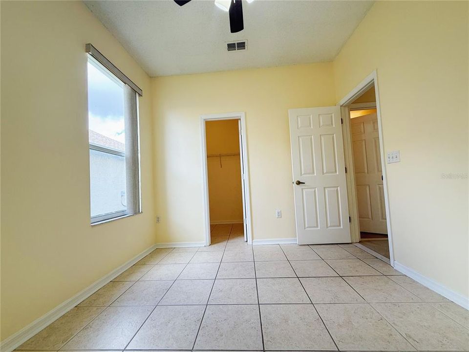 Под контрактом: $499,900 (4 спален, 3 ванн, 2256 Квадратных фут)