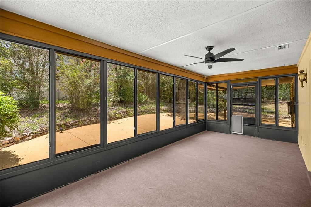 Под контрактом: $259,900 (3 спален, 2 ванн, 1651 Квадратных фут)