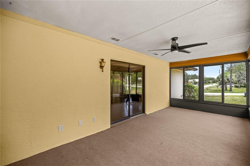 Под контрактом: $259,900 (3 спален, 2 ванн, 1651 Квадратных фут)