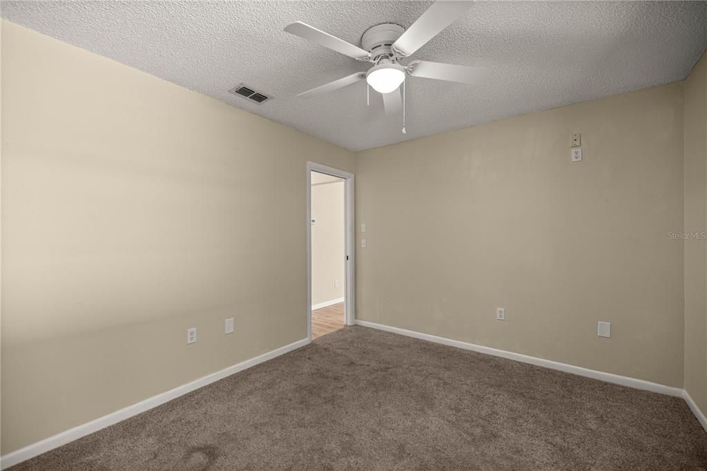 Под контрактом: $259,900 (3 спален, 2 ванн, 1651 Квадратных фут)