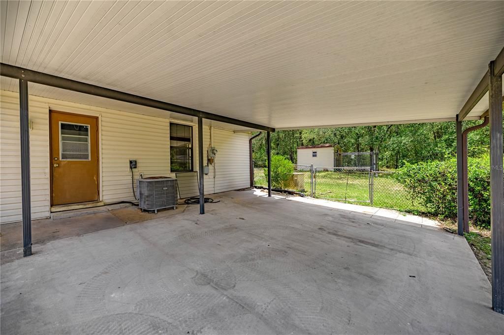 Под контрактом: $259,900 (3 спален, 2 ванн, 1651 Квадратных фут)