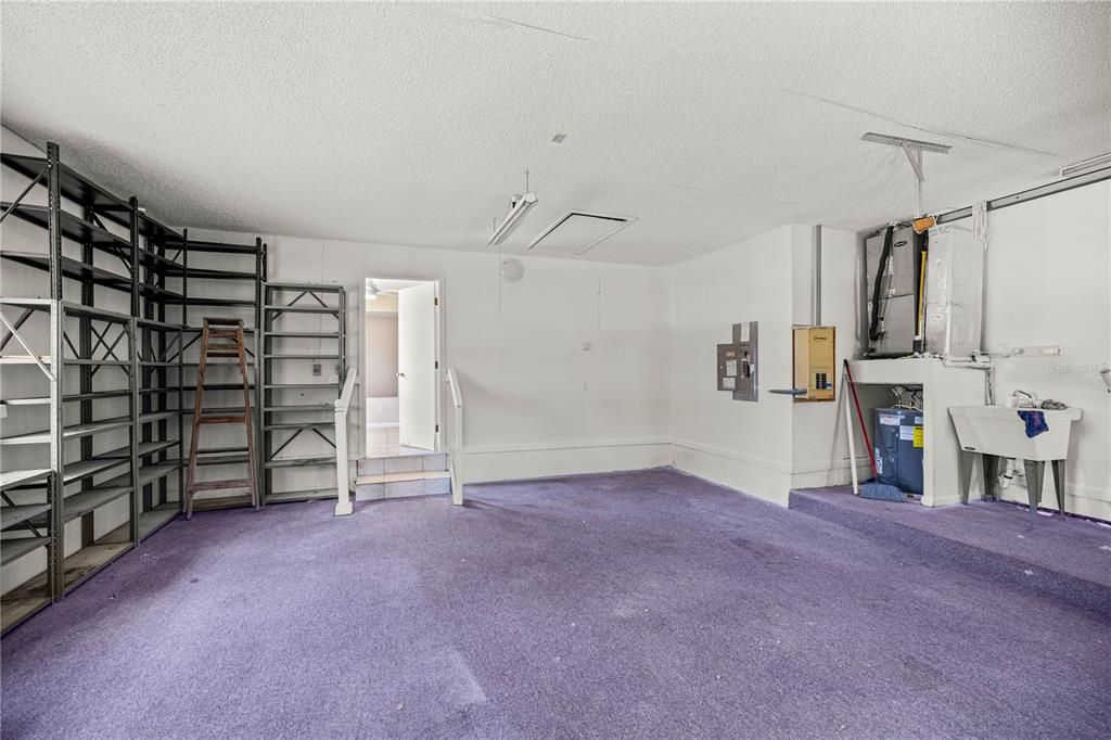 Под контрактом: $259,900 (3 спален, 2 ванн, 1651 Квадратных фут)