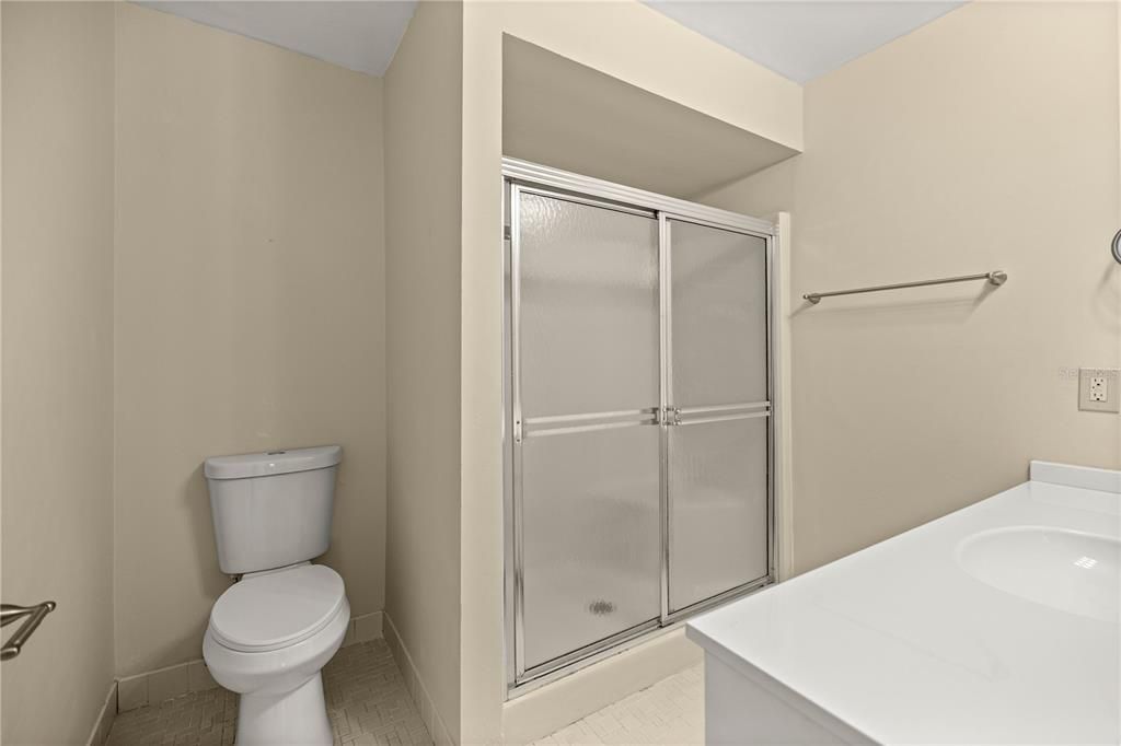 Под контрактом: $259,900 (3 спален, 2 ванн, 1651 Квадратных фут)