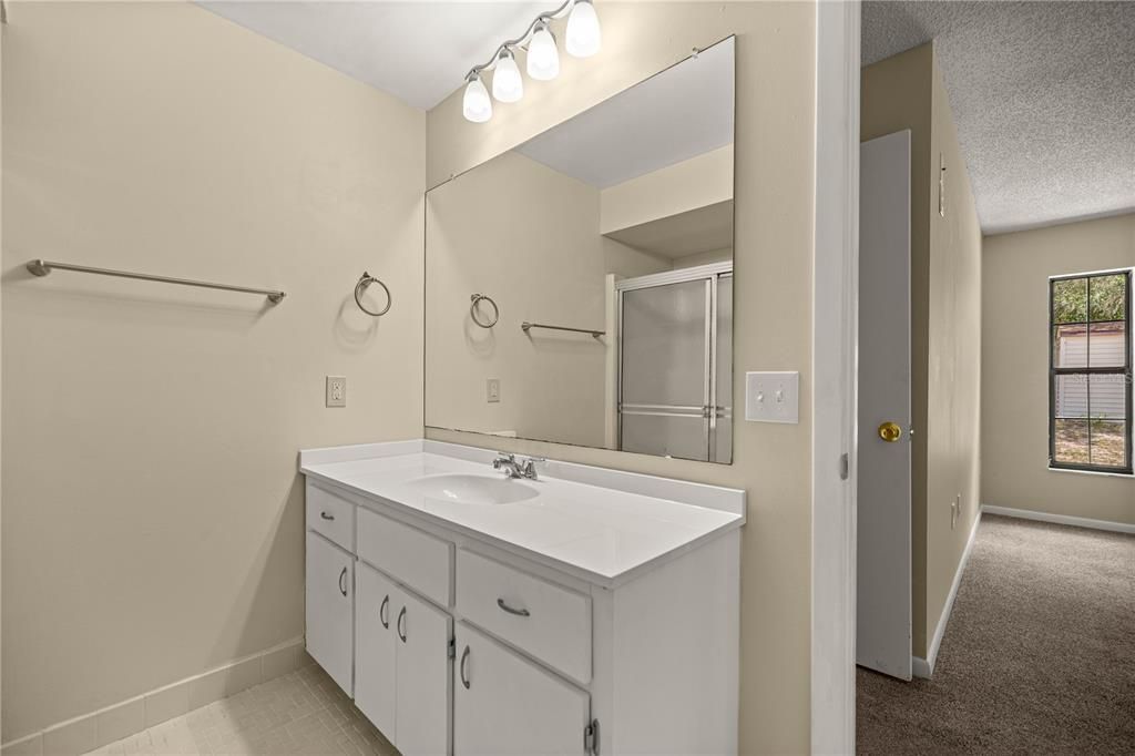 Под контрактом: $259,900 (3 спален, 2 ванн, 1651 Квадратных фут)