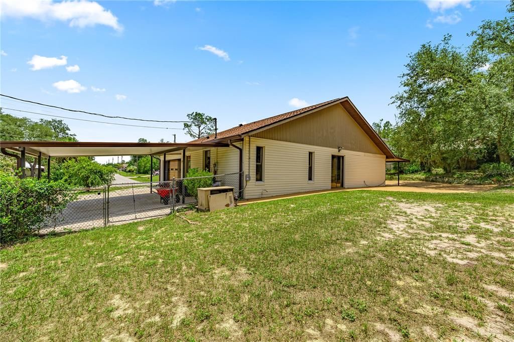 Под контрактом: $259,900 (3 спален, 2 ванн, 1651 Квадратных фут)