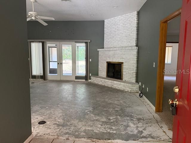 Active With Contract: $285,000 (3 beds, 2 baths, 2120 Square Feet)