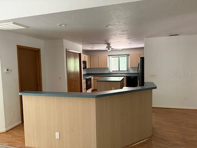 Active With Contract: $285,000 (3 beds, 2 baths, 2120 Square Feet)