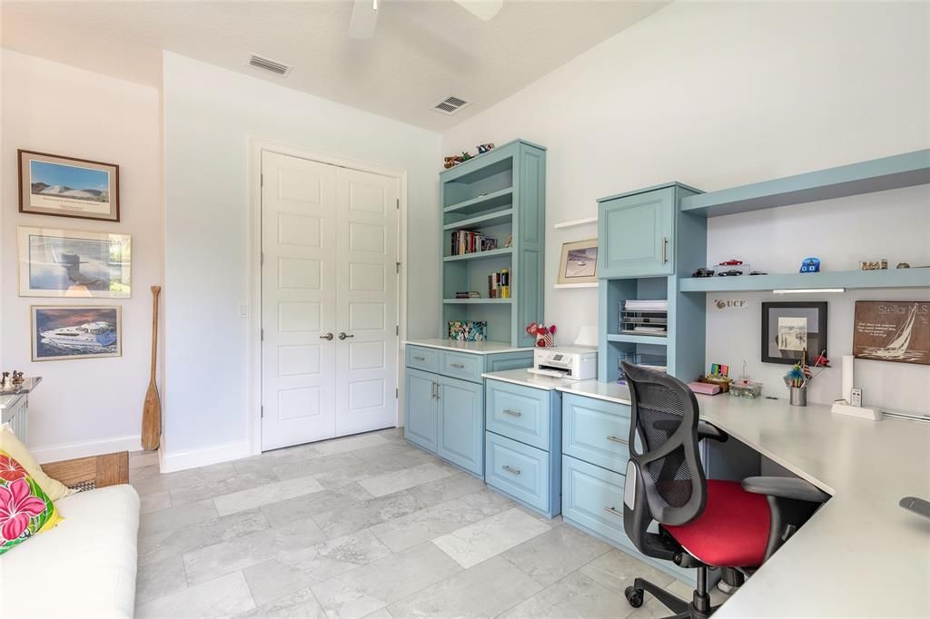 For Sale: $830,000 (3 beds, 3 baths, 2536 Square Feet)