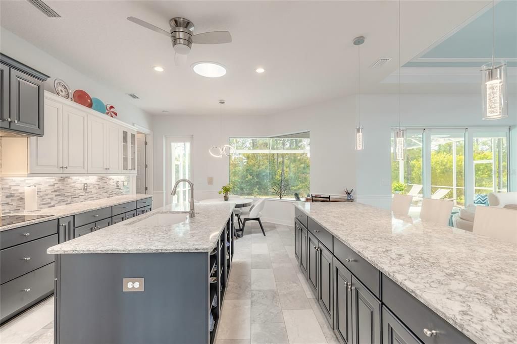 For Sale: $830,000 (3 beds, 3 baths, 2536 Square Feet)