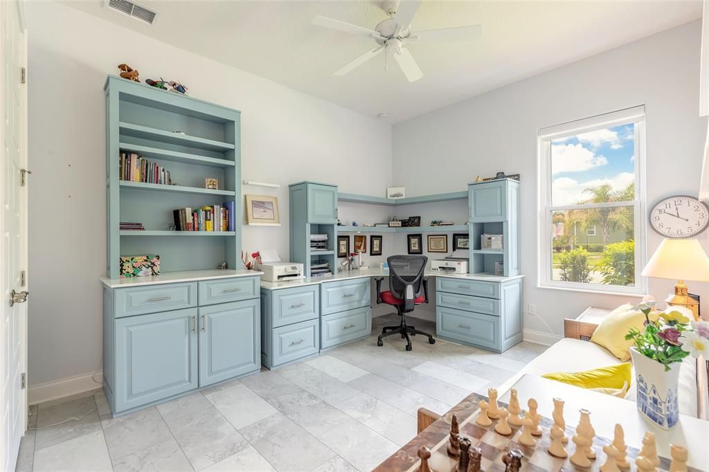 For Sale: $830,000 (3 beds, 3 baths, 2536 Square Feet)