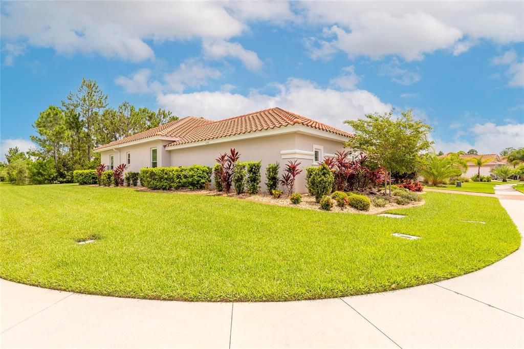 For Sale: $830,000 (3 beds, 3 baths, 2536 Square Feet)