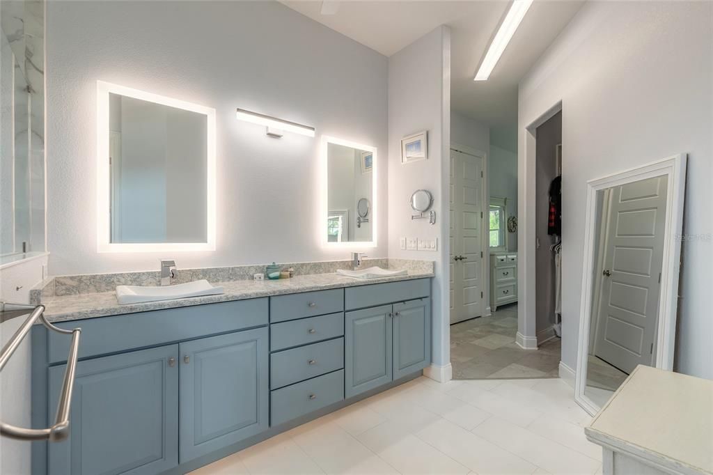 For Sale: $830,000 (3 beds, 3 baths, 2536 Square Feet)