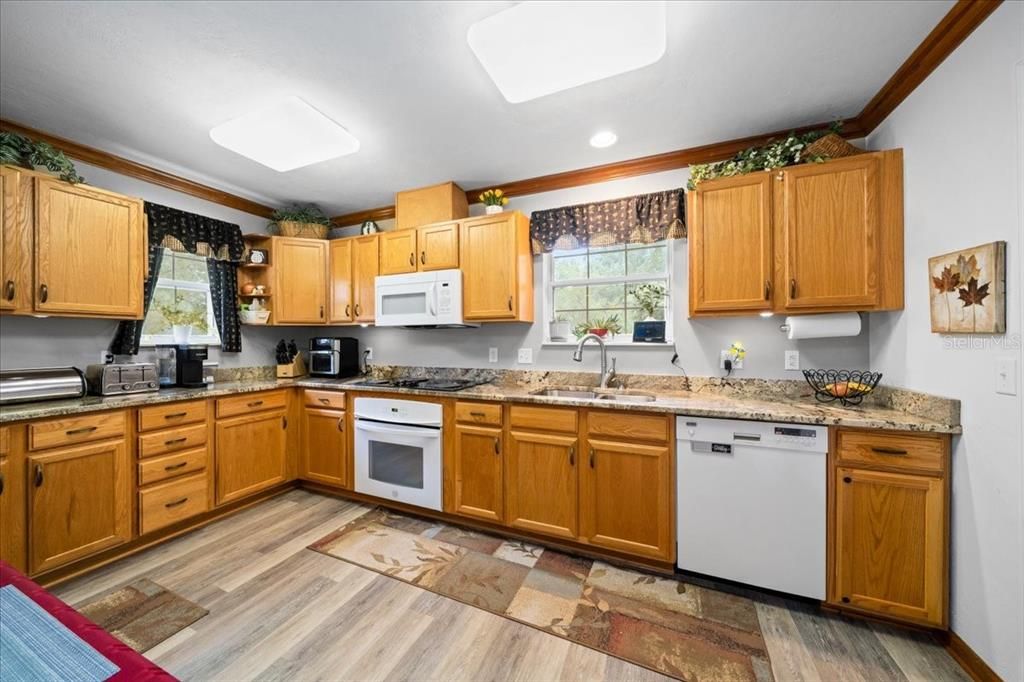 На продажу: $750,000 (3 спален, 2 ванн, 1426 Квадратных фут)