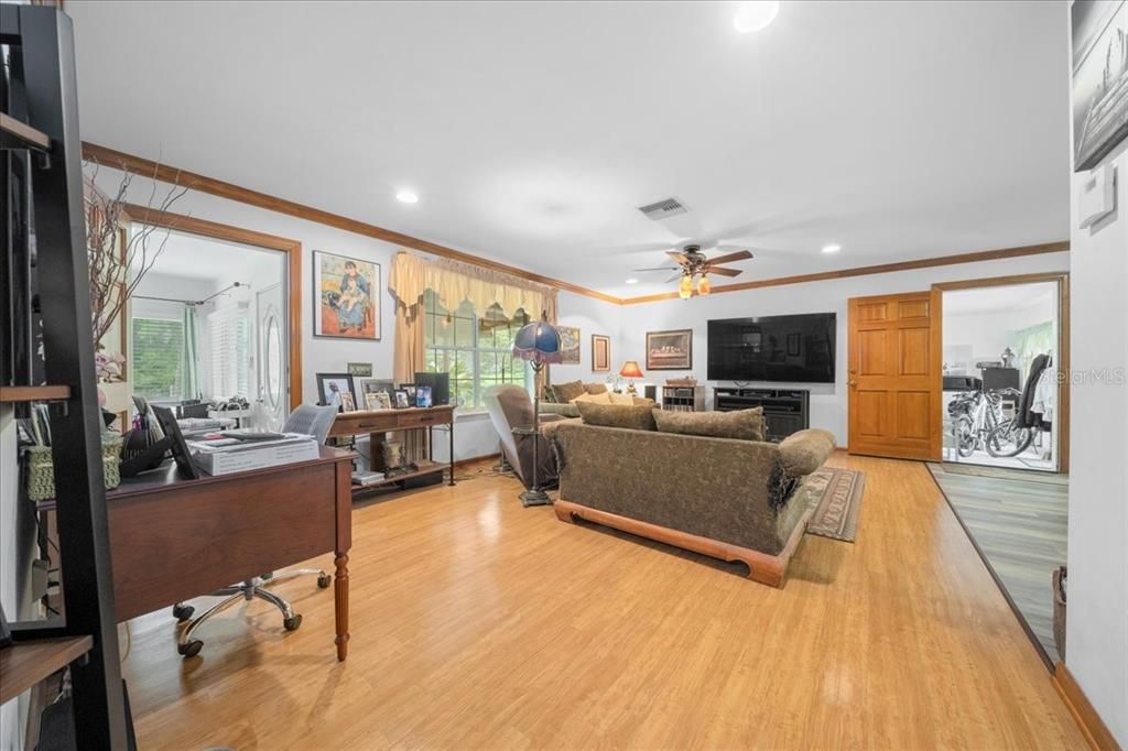 На продажу: $750,000 (3 спален, 2 ванн, 1426 Квадратных фут)