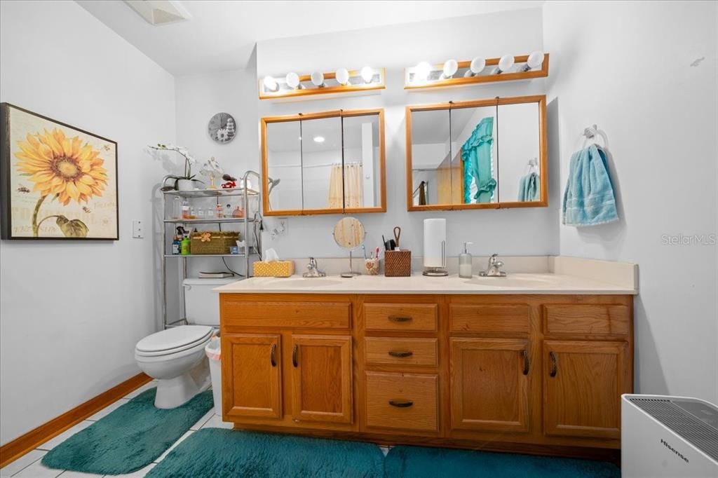 На продажу: $750,000 (3 спален, 2 ванн, 1426 Квадратных фут)