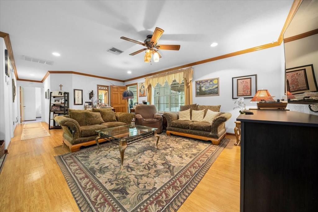 На продажу: $750,000 (3 спален, 2 ванн, 1426 Квадратных фут)