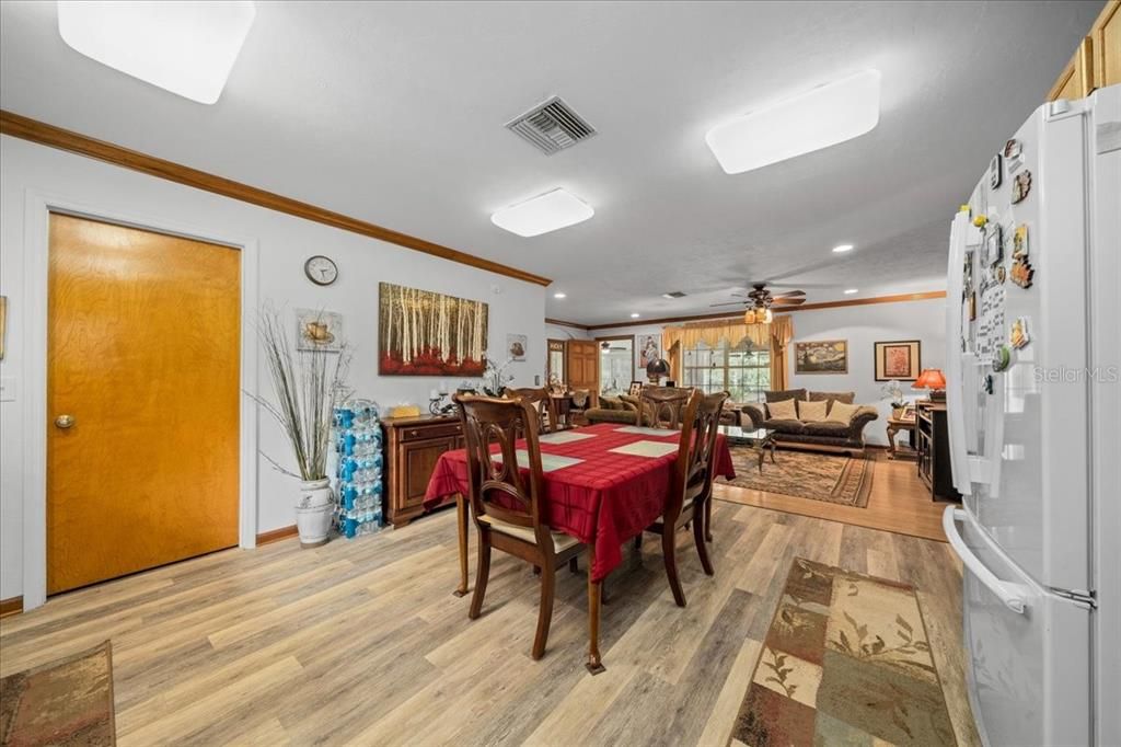 На продажу: $750,000 (3 спален, 2 ванн, 1426 Квадратных фут)