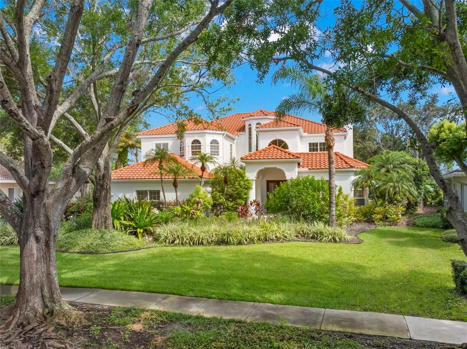 For Sale: $1,949,000 (5 beds, 5 baths, 5284 Square Feet)