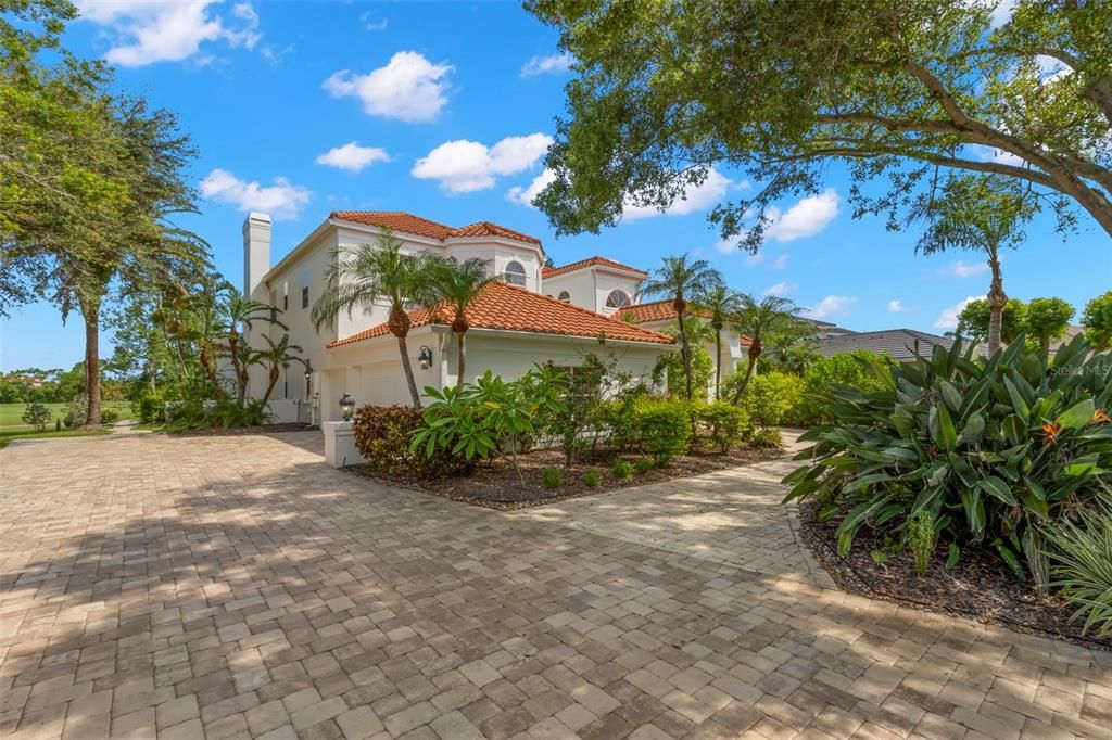 For Sale: $1,949,000 (5 beds, 5 baths, 5284 Square Feet)