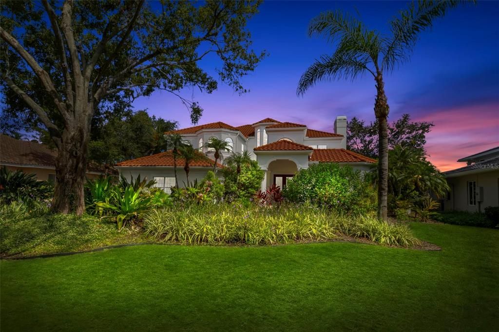 For Sale: $1,949,000 (5 beds, 5 baths, 5284 Square Feet)