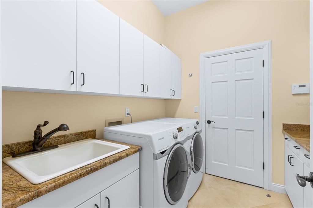 For Sale: $1,949,000 (5 beds, 5 baths, 5284 Square Feet)