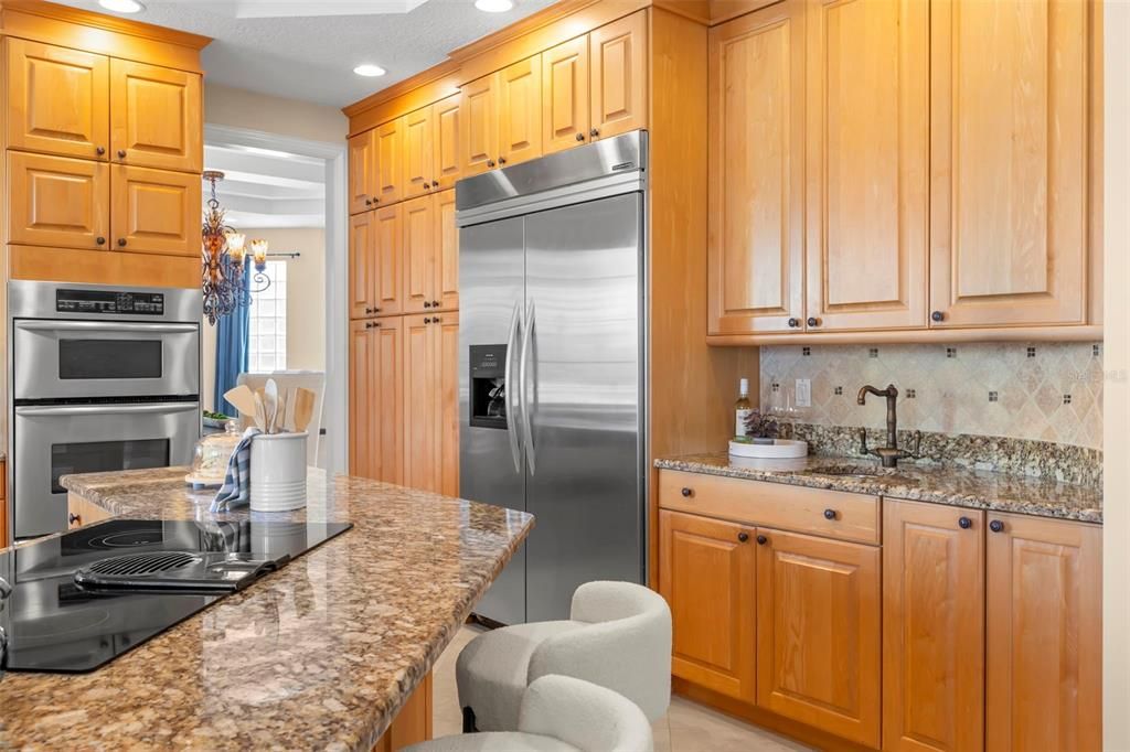 For Sale: $1,949,000 (5 beds, 5 baths, 5284 Square Feet)