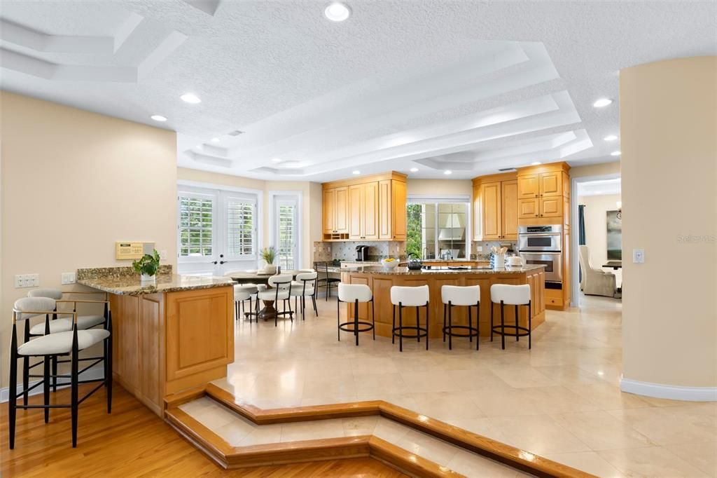 For Sale: $1,949,000 (5 beds, 5 baths, 5284 Square Feet)