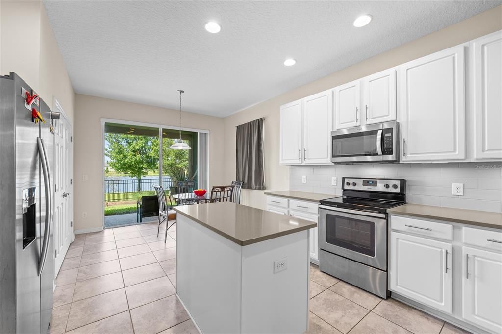 For Sale: $309,000 (2 beds, 2 baths, 1637 Square Feet)