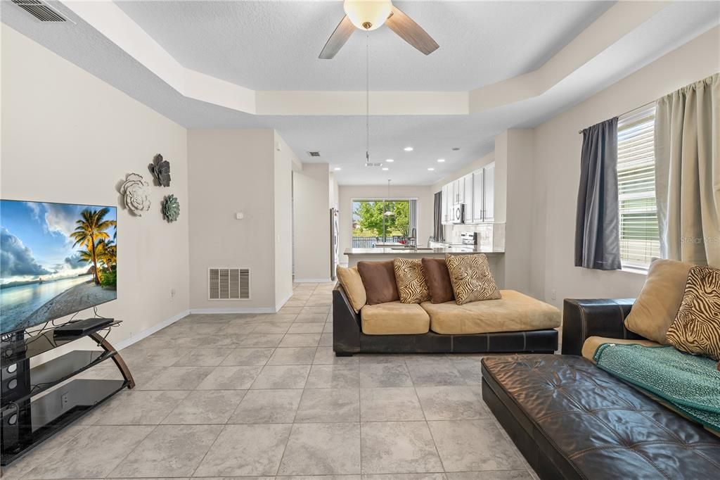 For Sale: $309,000 (2 beds, 2 baths, 1637 Square Feet)