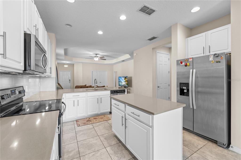 For Sale: $309,000 (2 beds, 2 baths, 1637 Square Feet)