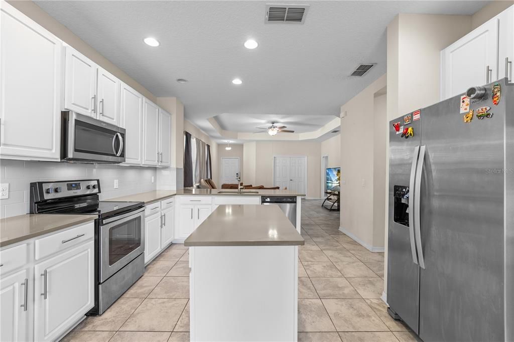 For Sale: $309,000 (2 beds, 2 baths, 1637 Square Feet)