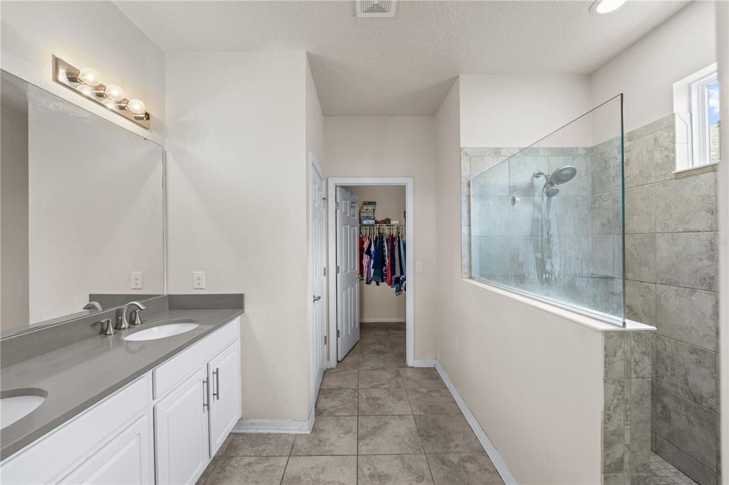 For Sale: $309,000 (2 beds, 2 baths, 1637 Square Feet)
