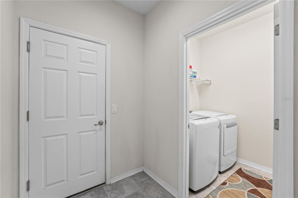 For Sale: $309,000 (2 beds, 2 baths, 1637 Square Feet)