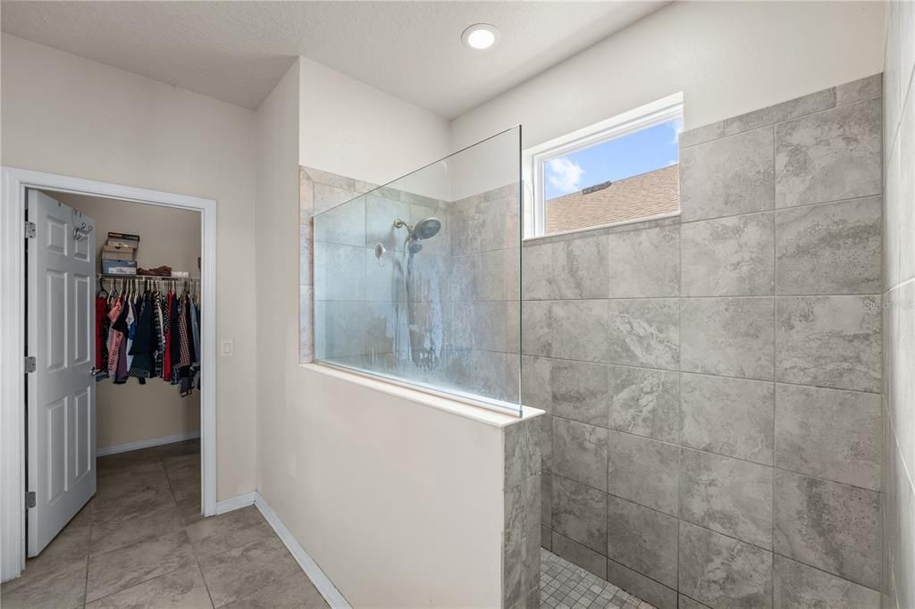 For Sale: $309,000 (2 beds, 2 baths, 1637 Square Feet)