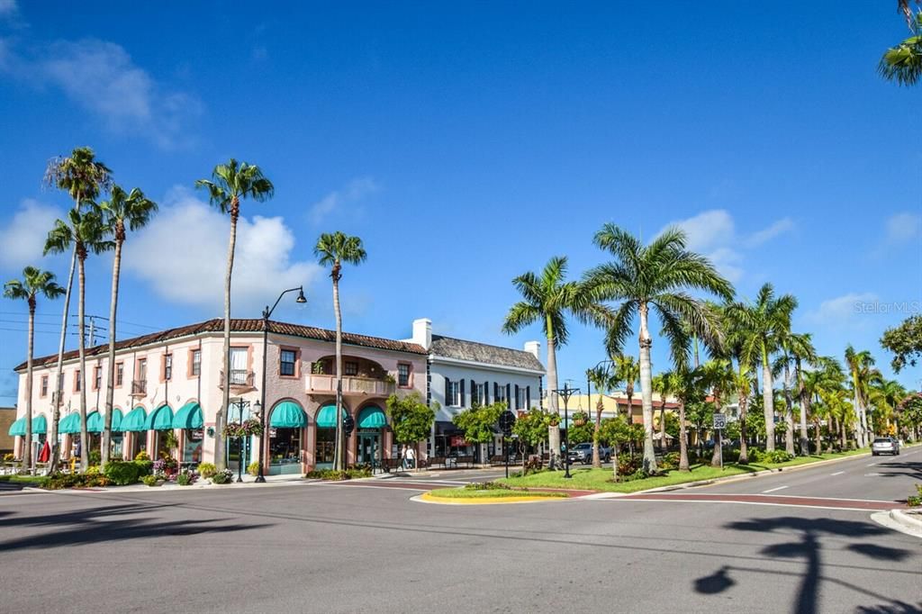 Под контрактом: $295,000 (2 спален, 2 ванн, 1492 Квадратных фут)